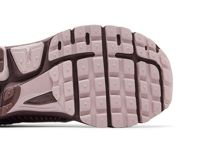 Nike Zoom Vomero 5 Tattoo Particle Rose (Women's) sneaker afbeelding 5 - stylecode II6236-500