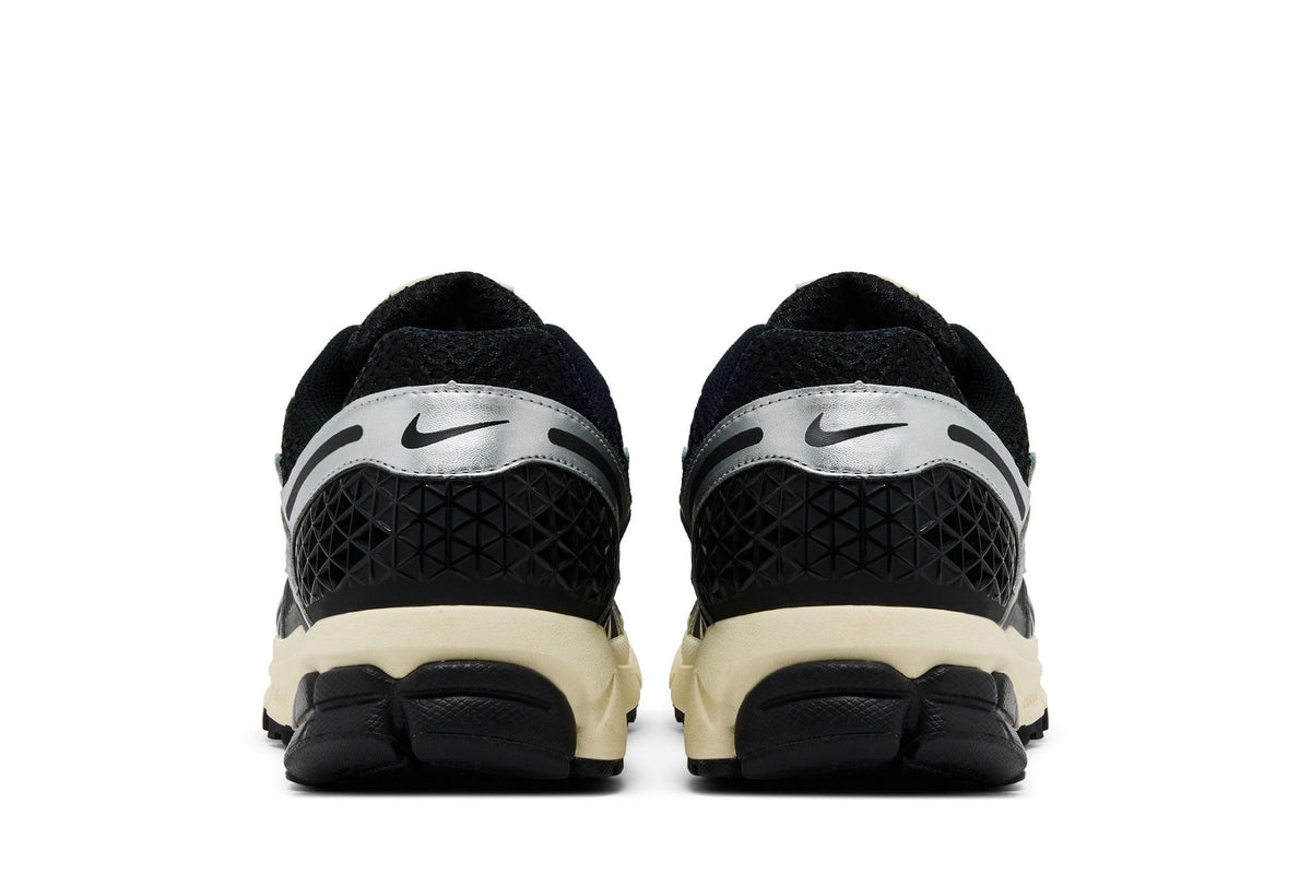 Nike Zoom Vomero 5 Black Metallic Silver Coconut Milk Chrome sneaker afbeelding 6 - stylecode IM3486-003