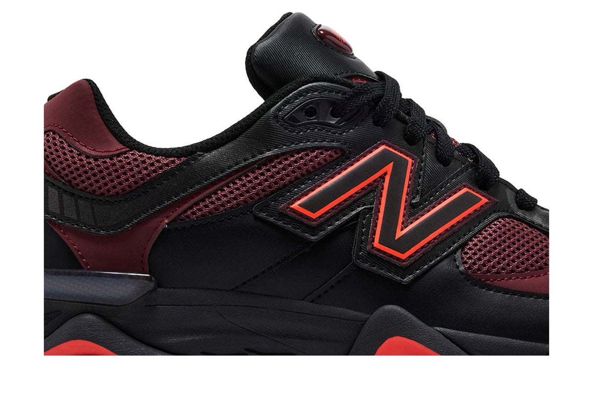 New Balance 9060 Black Washed Burgundy sneaker afbeelding 2 - stylecode U9060BLA