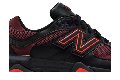 New Balance 9060 Black Washed Burgundy sneaker afbeelding 2 - stylecode U9060BLA