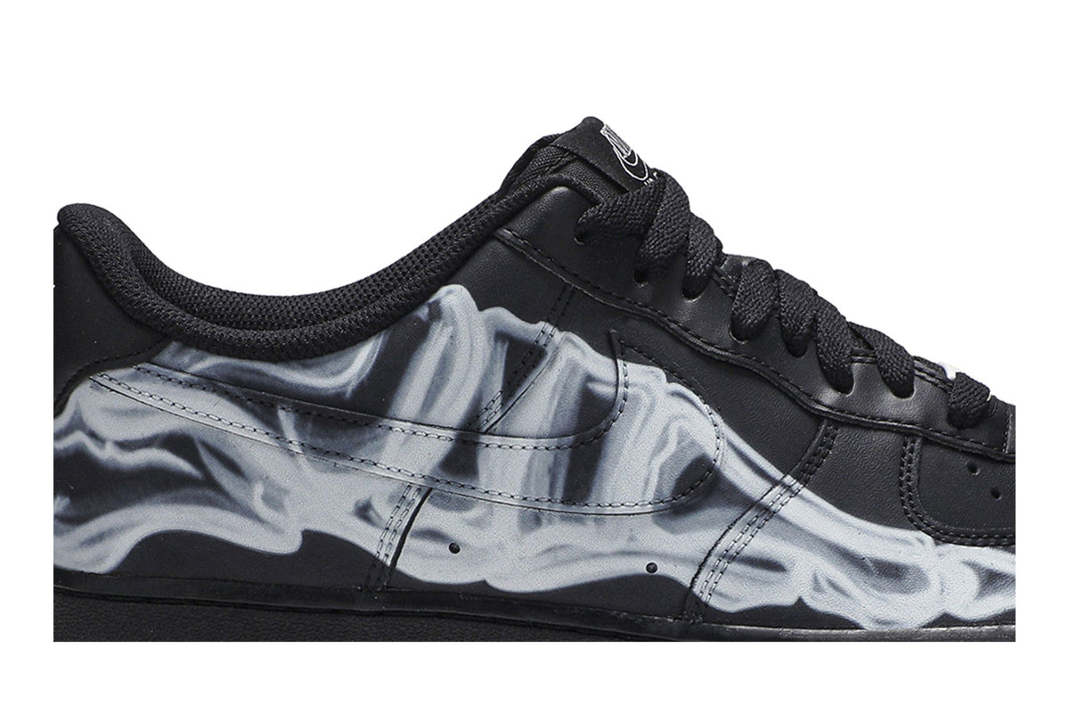 Nike Air Force 1 Low Black Skeleton Halloween (2019) sneaker afbeelding 2 - stylecode BQ7541 001