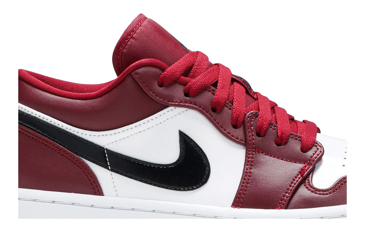 Jordan 1 Low Noble Red sneaker afbeelding 2 - stylecode 553558-604