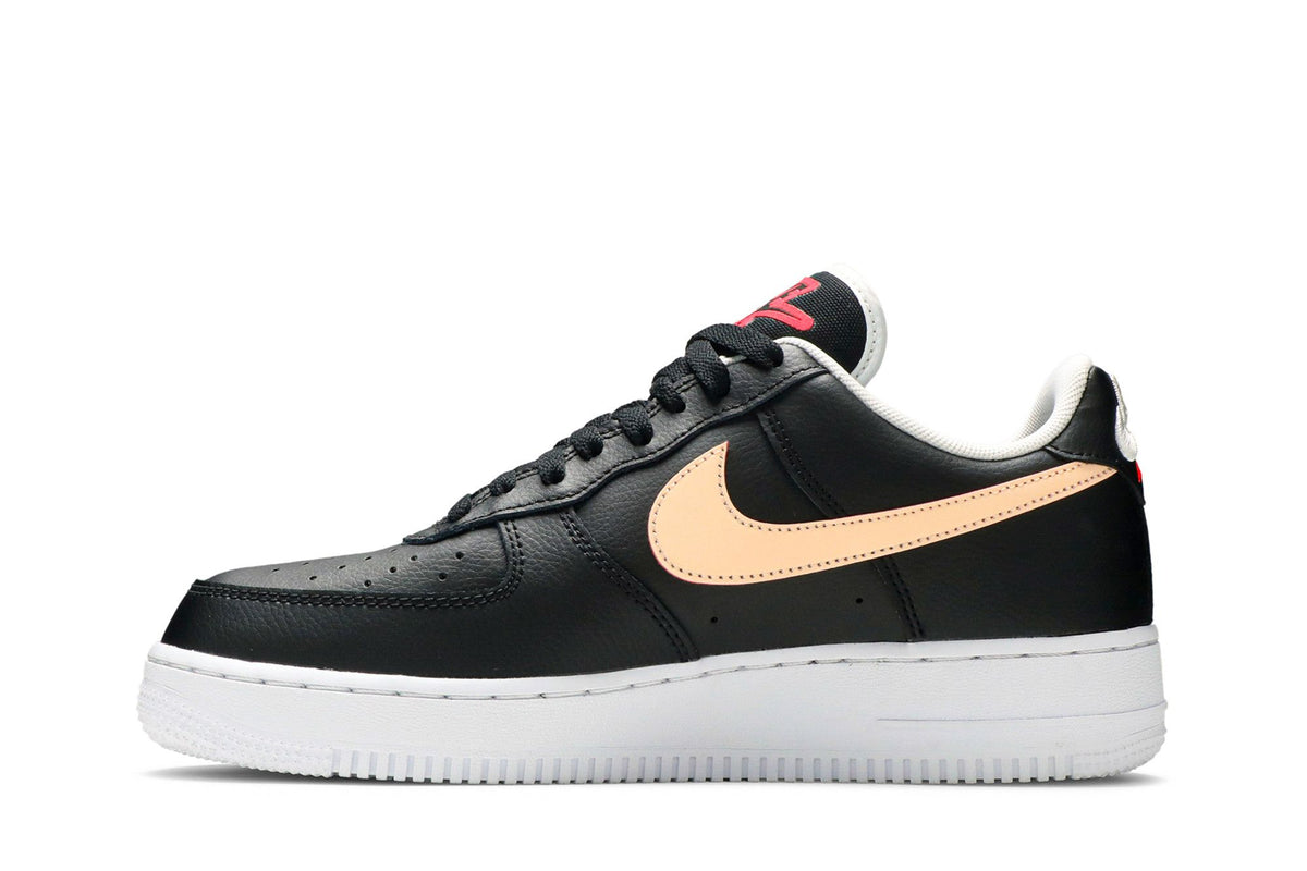 Nike Air Force 1 Low '07 LV8 Worldwide Pack Black Flash Crimson sneaker afbeelding 3 - stylecode CK6924-001