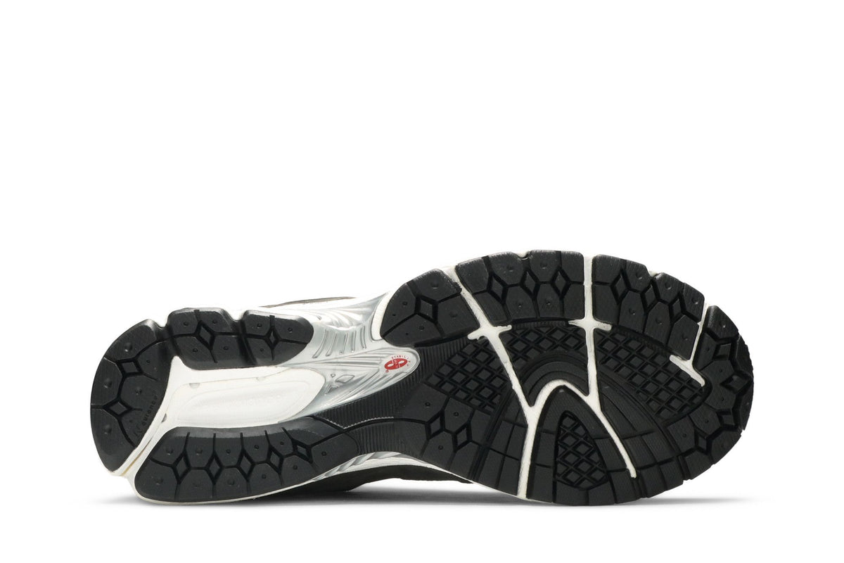 New Balance 2002R Black Grey sneaker afbeelding 4 - stylecode ML2002RB