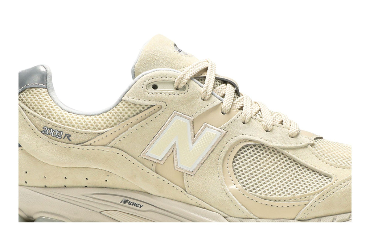 New Balance 2002R Bone Light Aluminum sneaker afbeelding 2 - stylecode ML2002RE