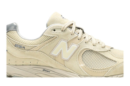 New Balance 2002R Bone Light Aluminum sneaker afbeelding 2 - stylecode ML2002RE