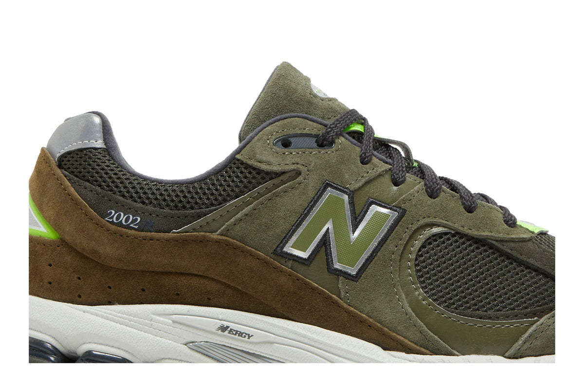New Balance 2002R Camo Green Nettle Green sneaker afbeelding 2 - stylecode ML2002RG