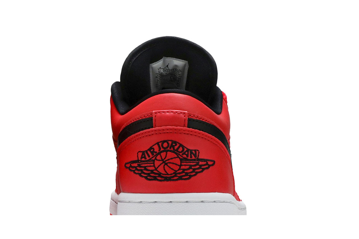 Jordan 1 Low Siren Red (Women's) sneaker afbeelding 7 - stylecode DC0774-600