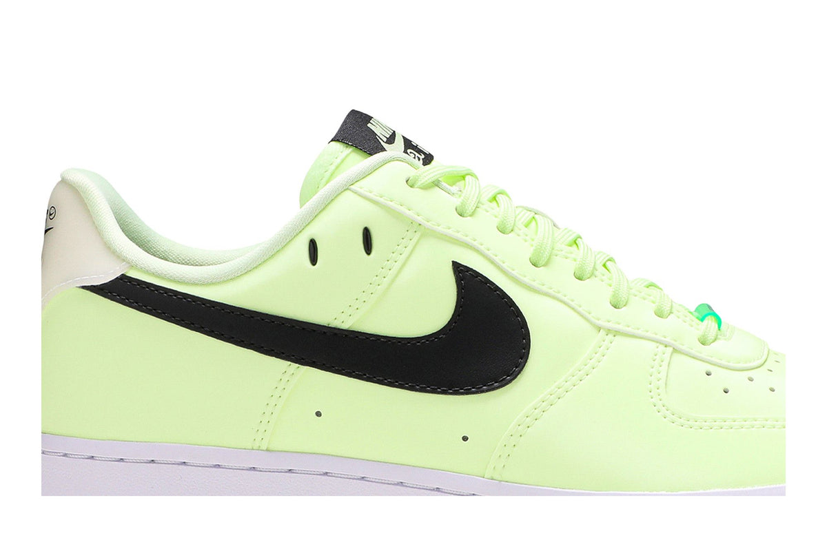 Nike Air Force 1 Low '07 Glow in the Dark (Women's) sneaker afbeelding 2 - stylecode CT3228-701