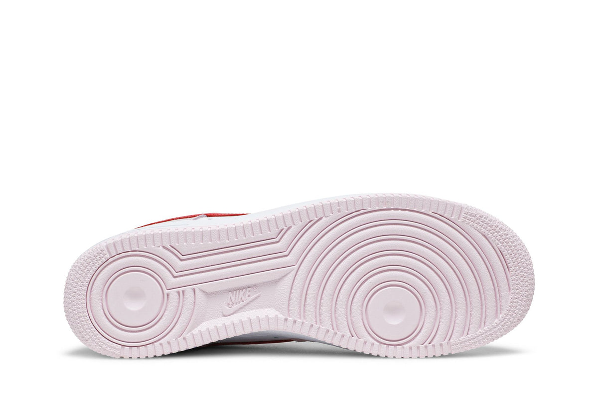 Nike Air Force 1 Low '07 QS Valentine's Day Love Letter sneaker afbeelding 4 - stylecode DD3384-600