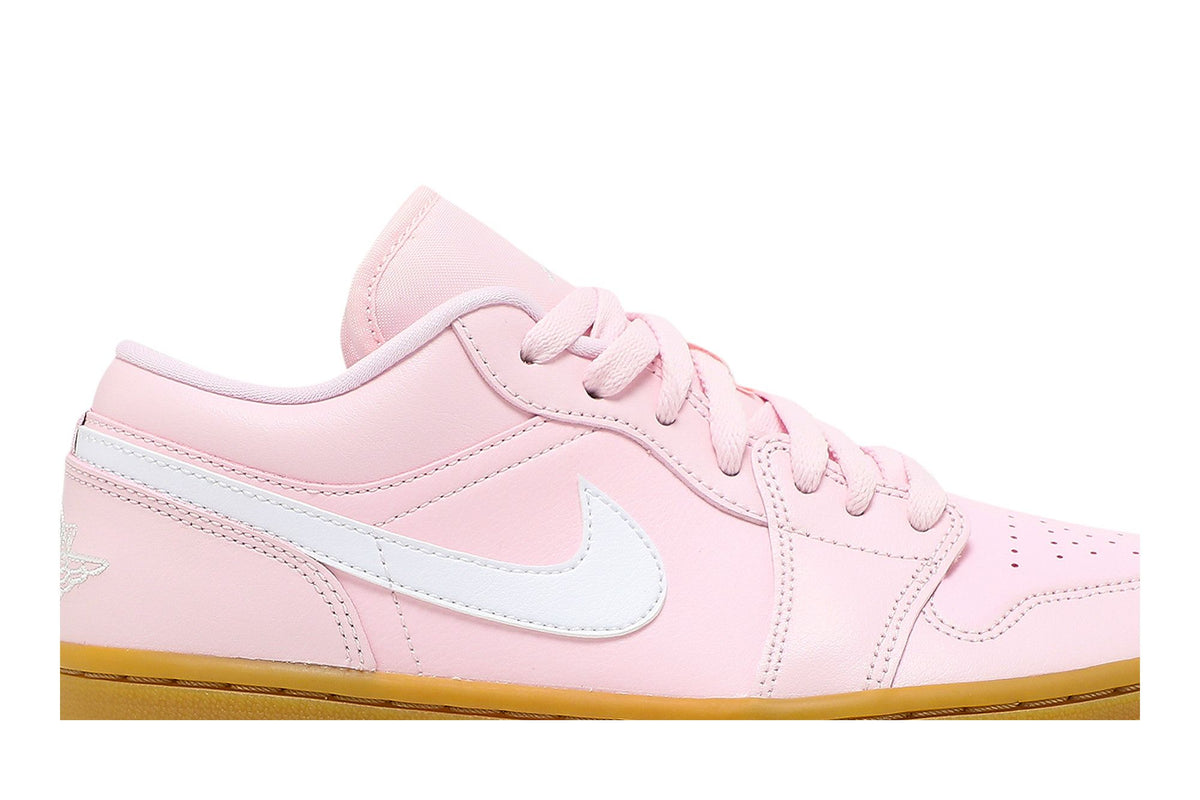 Jordan 1 Low Arctic Pink Gum (Women's) sneaker afbeelding 2 - stylecode DC0774-601
