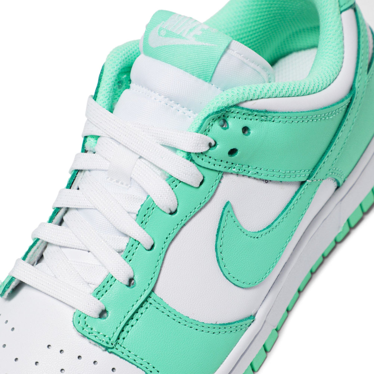Nike Dunk Low Green Glow (Women's) sneaker afbeelding 9 - stylecode DD1503-105