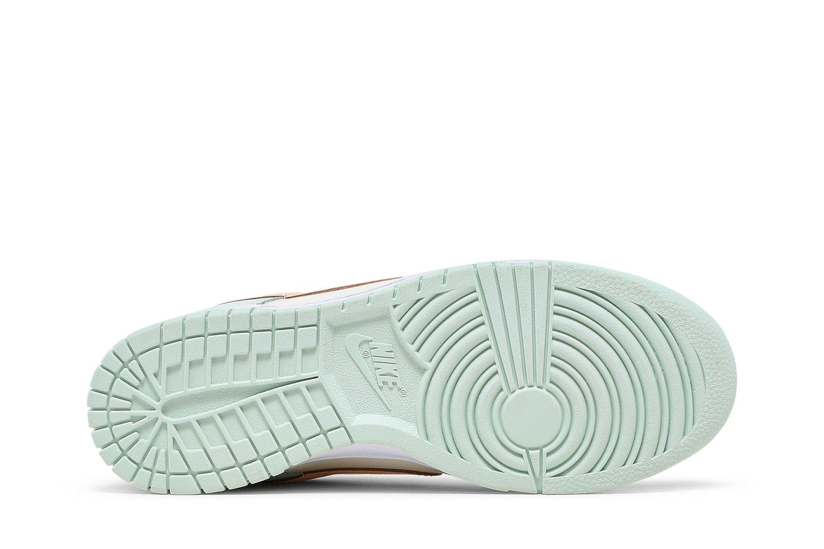 Nike Dunk Low Barely Green (Women's) sneaker afbeelding 4 - stylecode DD1503-104