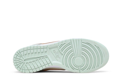 Nike Dunk Low Barely Green (Women's) sneaker afbeelding 4 - stylecode DD1503-104