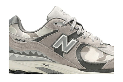 New Balance 2002R BAPE Grey sneaker afbeelding 2 - stylecode M2002RBG