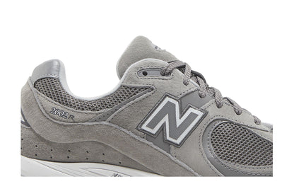 New Balance 2002R Grey White sneaker afbeelding 2 - stylecode M2002RJM