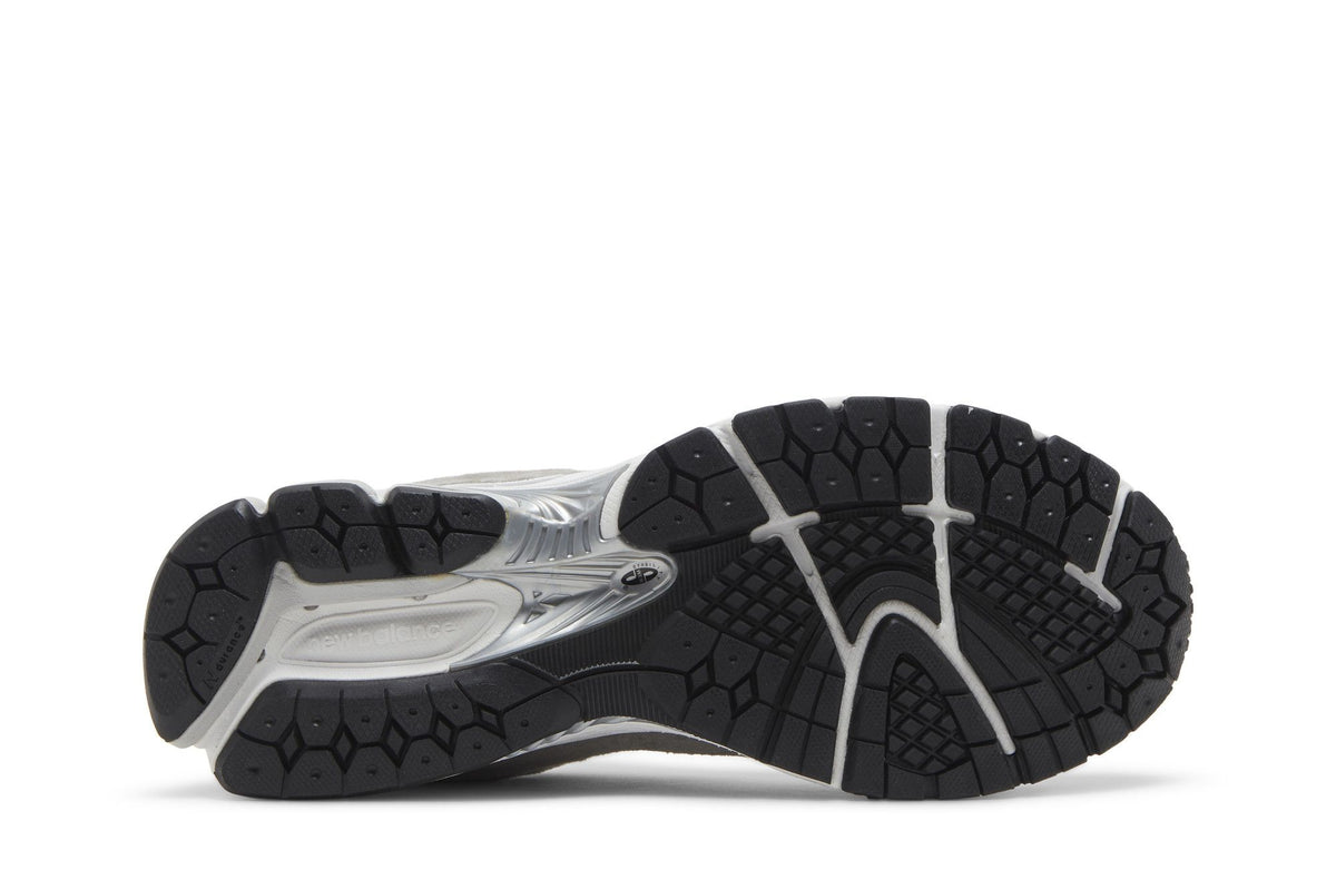 New Balance 2002R Grey White sneaker afbeelding 4 - stylecode M2002RJM