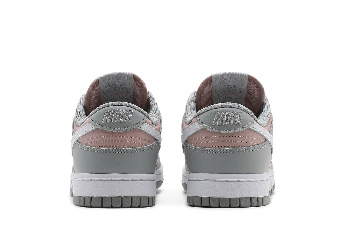 Nike Dunk Low Pink Oxford (Women's) sneaker afbeelding 6 - stylecode DM8329-600