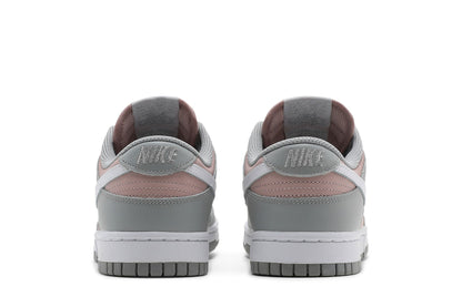 Nike Dunk Low Pink Oxford (Women's) sneaker afbeelding 6 - stylecode DM8329-600