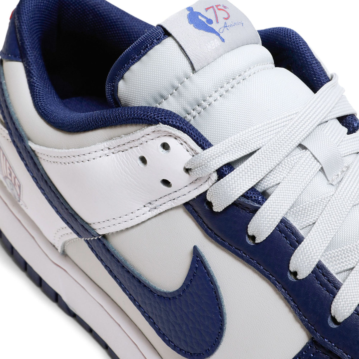 Nike Dunk Low EMB NBA 75th Anniversary Brooklyn Nets sneaker afbeelding 9 - stylecode DD3363-001