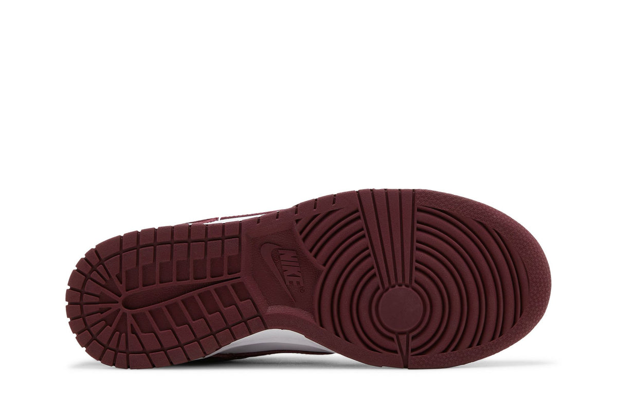 Nike Dunk Low Bordeaux (Women's) sneaker afbeelding 4 - stylecode DD1503-108