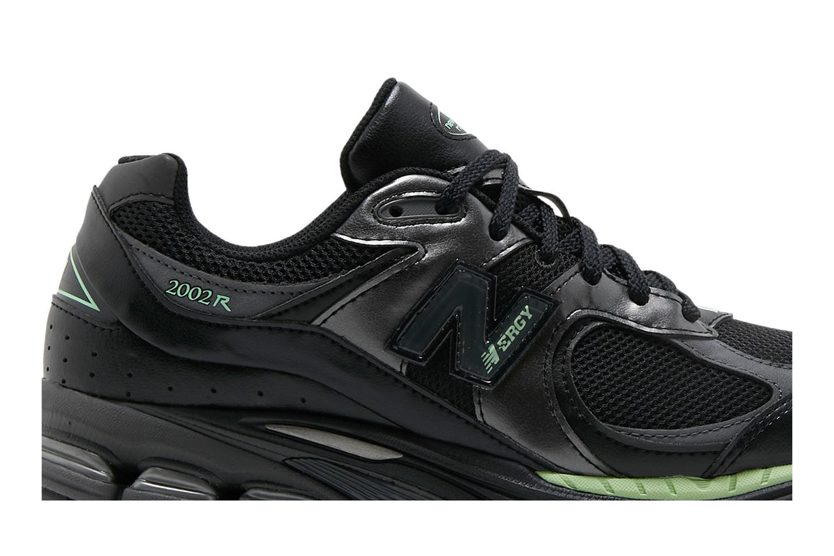 New Balance 2002R Black Silver Green sneaker afbeelding 2 - stylecode M2002RLD