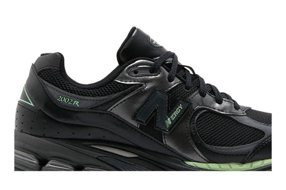 New Balance 2002R Black Silver Green sneaker afbeelding 2 - stylecode M2002RLD