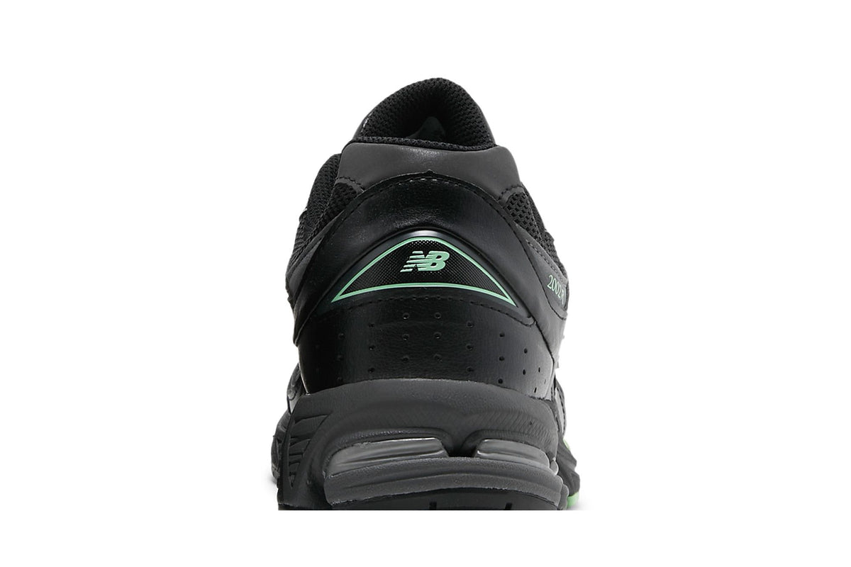 New Balance 2002R Black Silver Green sneaker afbeelding 7 - stylecode M2002RLD