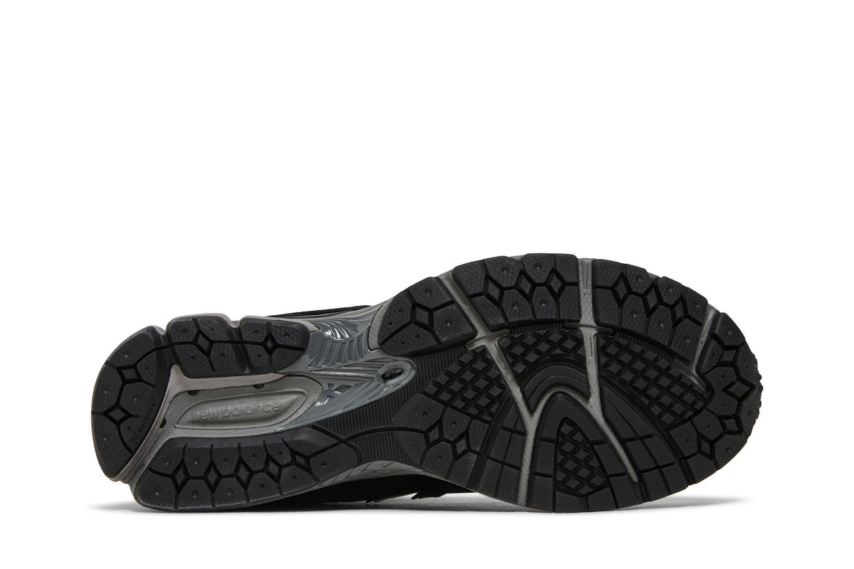 New Balance 2002R Black Dark Grey White sneaker afbeelding 4 - stylecode M2002RR1