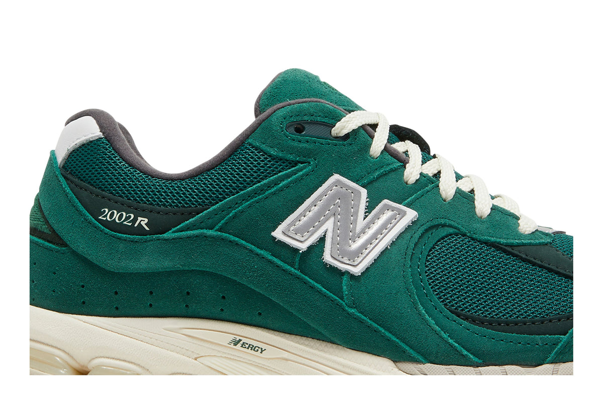 New Balance 2002R Nightwatch Green sneaker afbeelding 2 - stylecode M2002RHB
