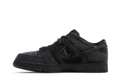 Nike Dunk Low Dover Street Market Triple Black Velvet sneaker afbeelding 3 - stylecode DH2686-002