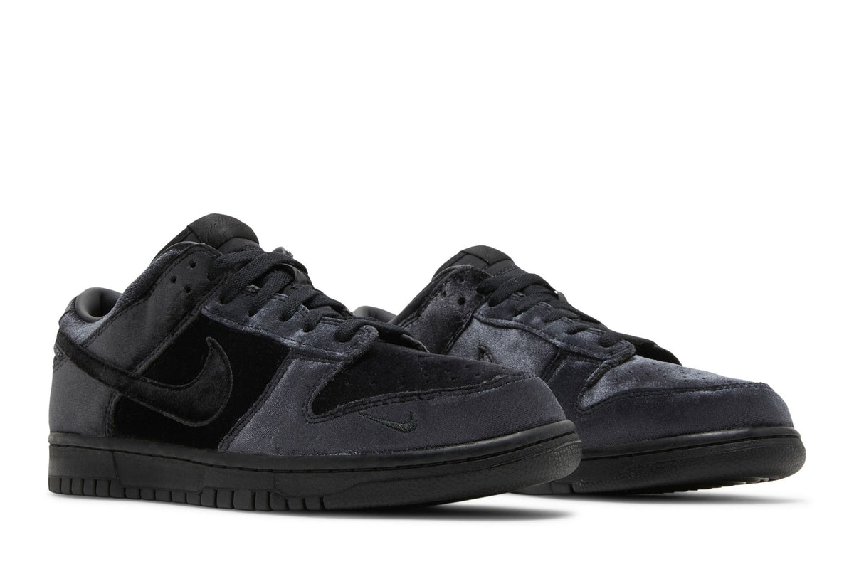 Nike Dunk Low Dover Street Market Triple Black Velvet sneaker afbeelding 8 - stylecode DH2686-002