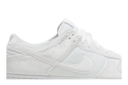 Nike Dunk Low Dover Street Market Triple White Velvet sneaker afbeelding 2 - stylecode DH2686-100