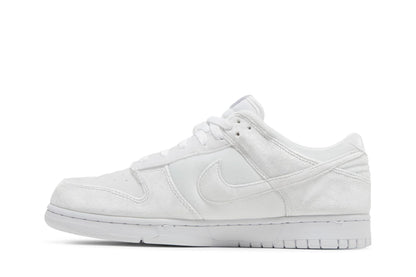Nike Dunk Low Dover Street Market Triple White Velvet sneaker afbeelding 3 - stylecode DH2686-100