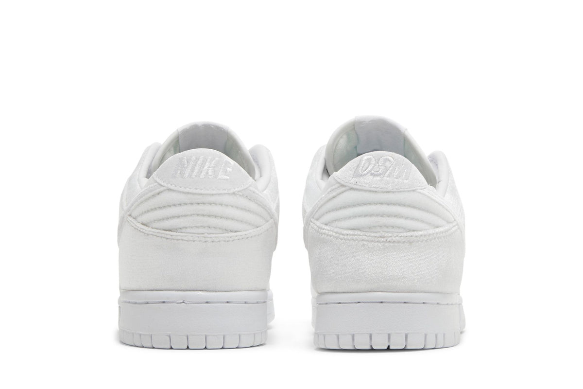 Nike Dunk Low Dover Street Market Triple White Velvet sneaker afbeelding 6 - stylecode DH2686-100