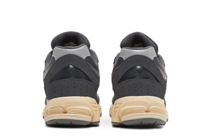 New Balance 2002R Black Dark Grey sneaker afbeelding 6 - stylecode M2002RHO