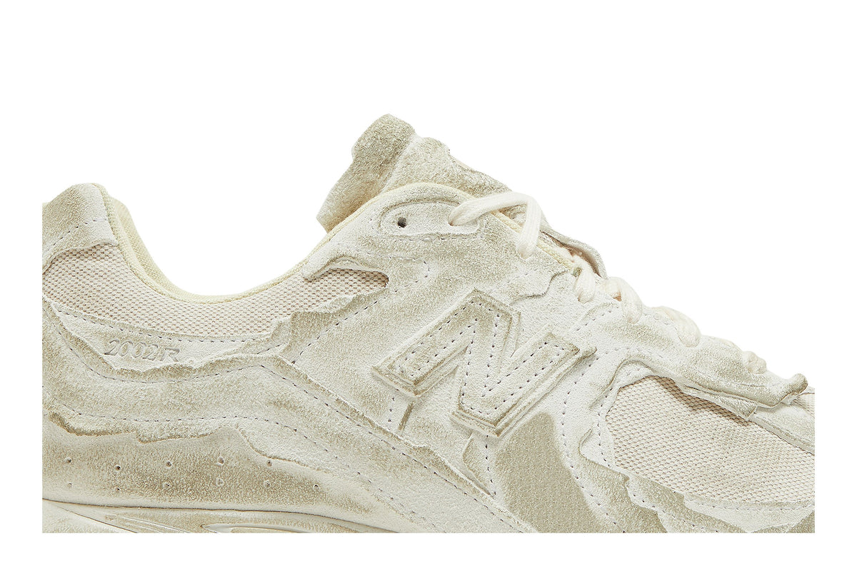 New Balance 2002R Protection Pack Distressed sneaker afbeelding 2 - stylecode M2002RDG