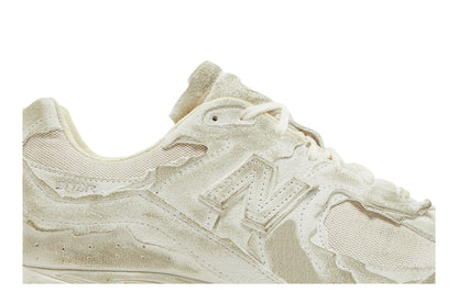 New Balance 2002R Protection Pack Distressed sneaker afbeelding 2 - stylecode M2002RDG
