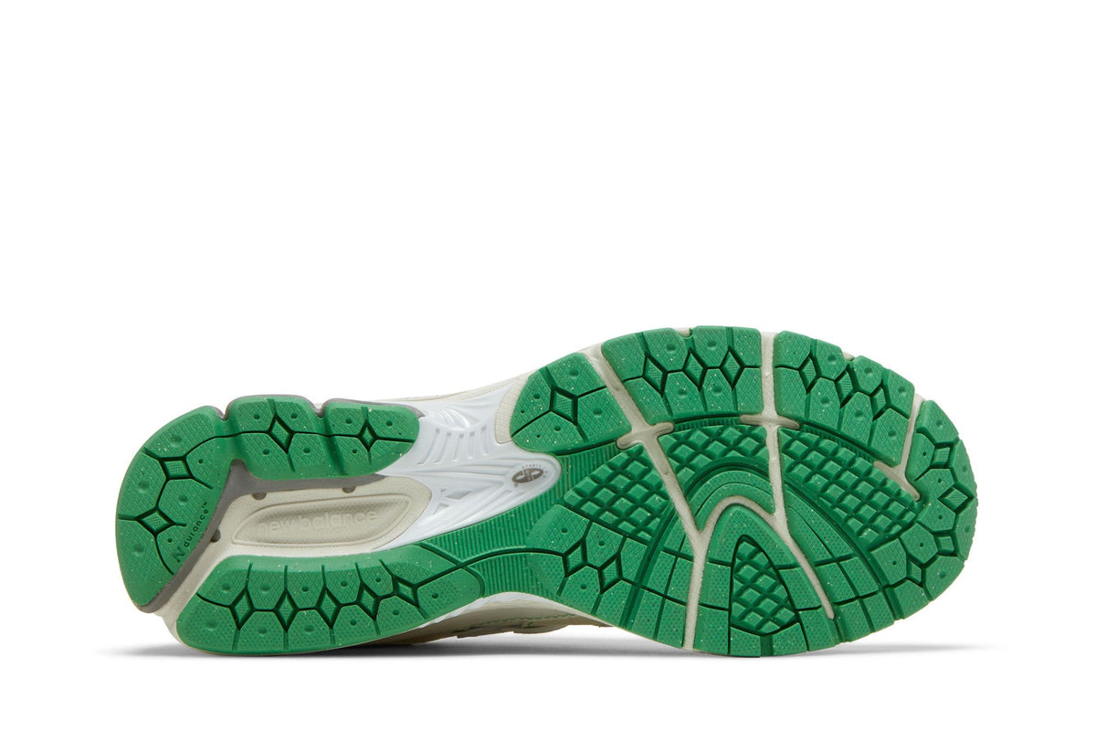 New Balance 2002R GANNI Turtledove sneaker afbeelding 4 - stylecode M2002RGC