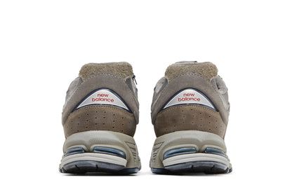 New Balance 2002R Grey Brown Pouch sneaker afbeelding 6 - stylecode M2002RVA