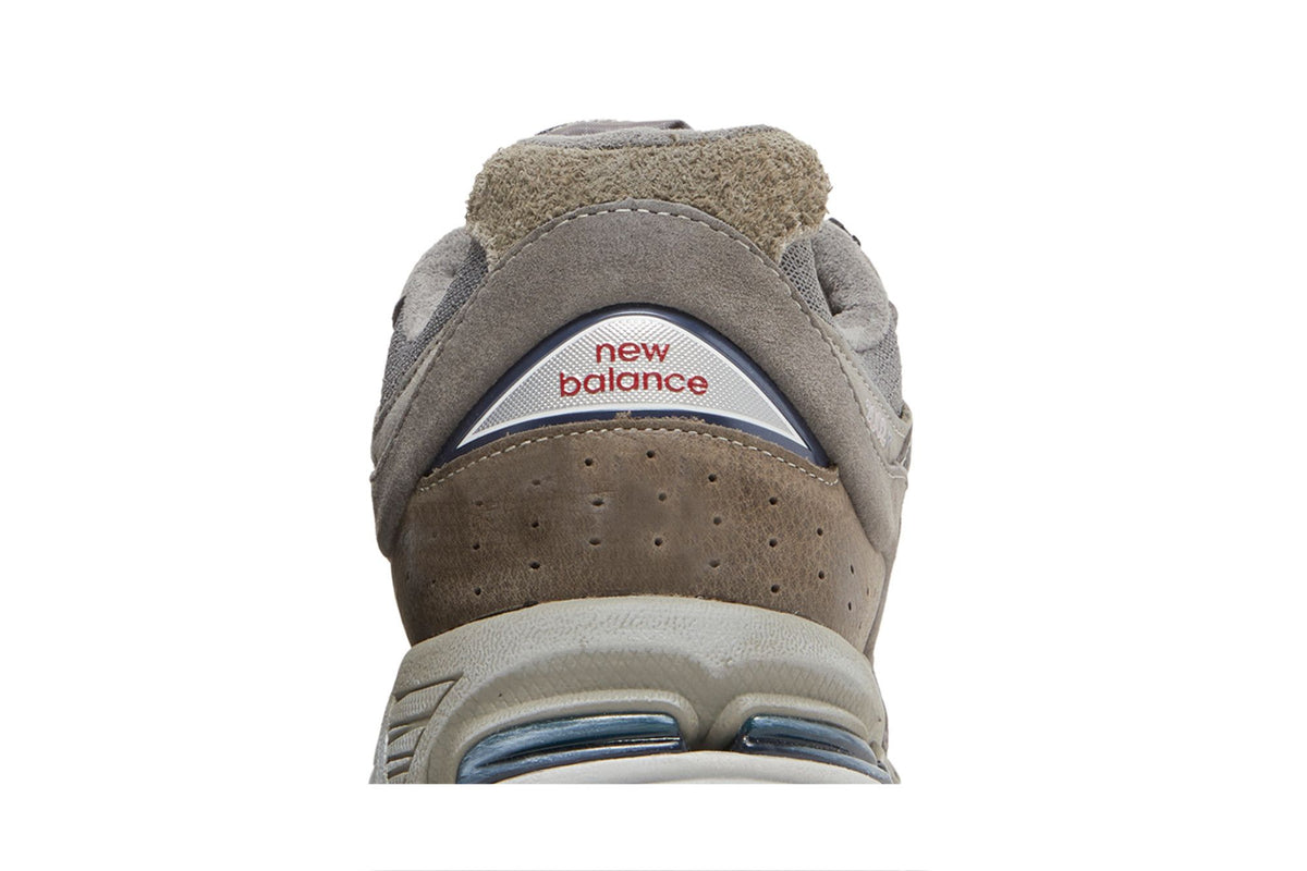 New Balance 2002R Grey Brown Pouch sneaker afbeelding 7 - stylecode M2002RVA