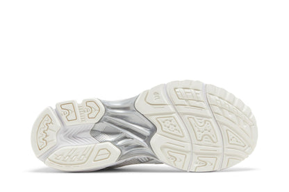 ASICS Gel-Kayano 14 JJJJound Silver White sneaker afbeelding 4 - stylecode 1201A457-100