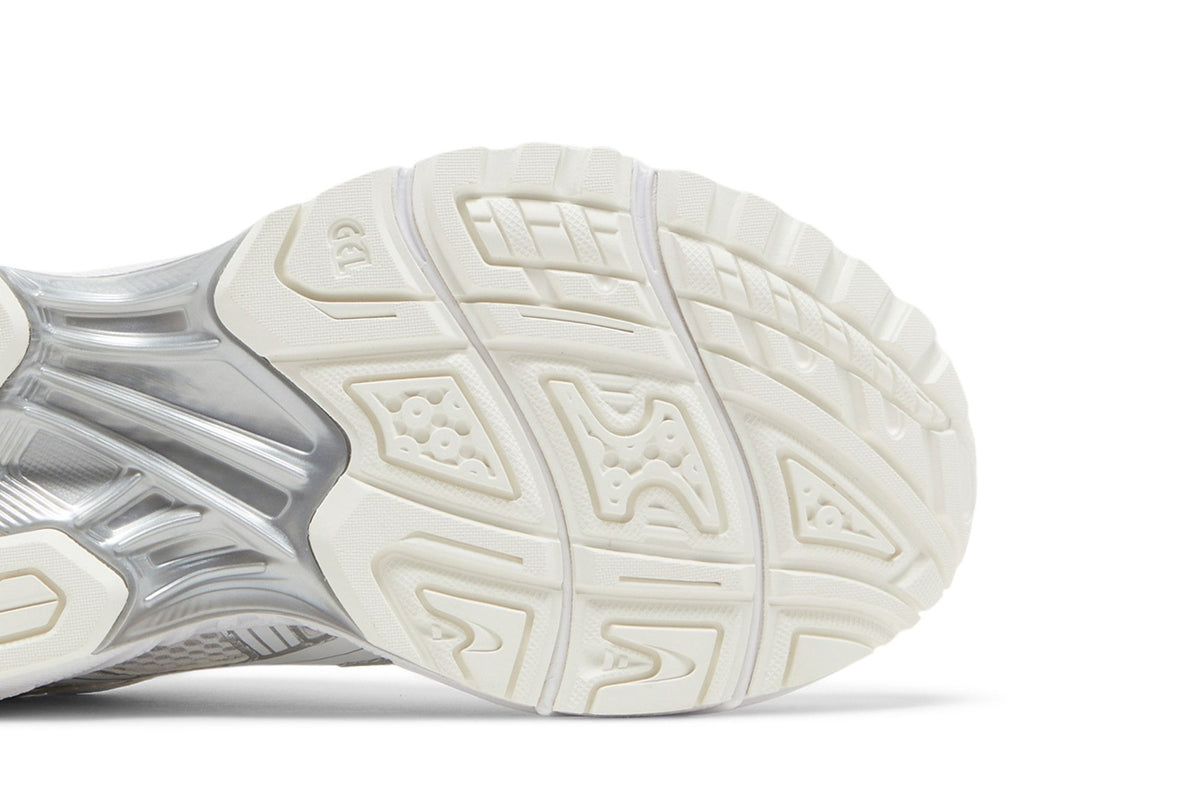 ASICS Gel-Kayano 14 JJJJound Silver White sneaker afbeelding 5 - stylecode 1201A457-100