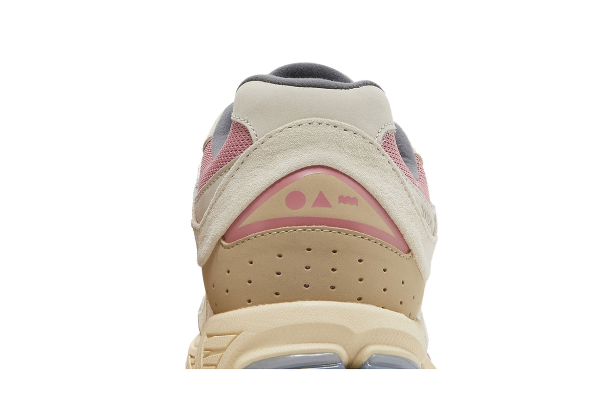New Balance 2002R Hiking Pack Beige sneaker afbeelding 7 - stylecode M2002RWL