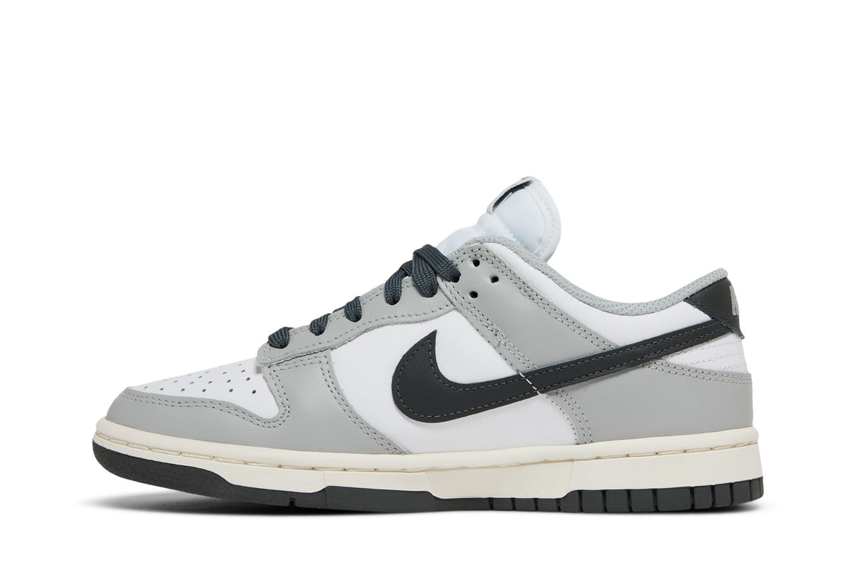 Nike Dunk Low Light Smoke Grey (Women's) sneaker afbeelding 3 - stylecode DD1503-117