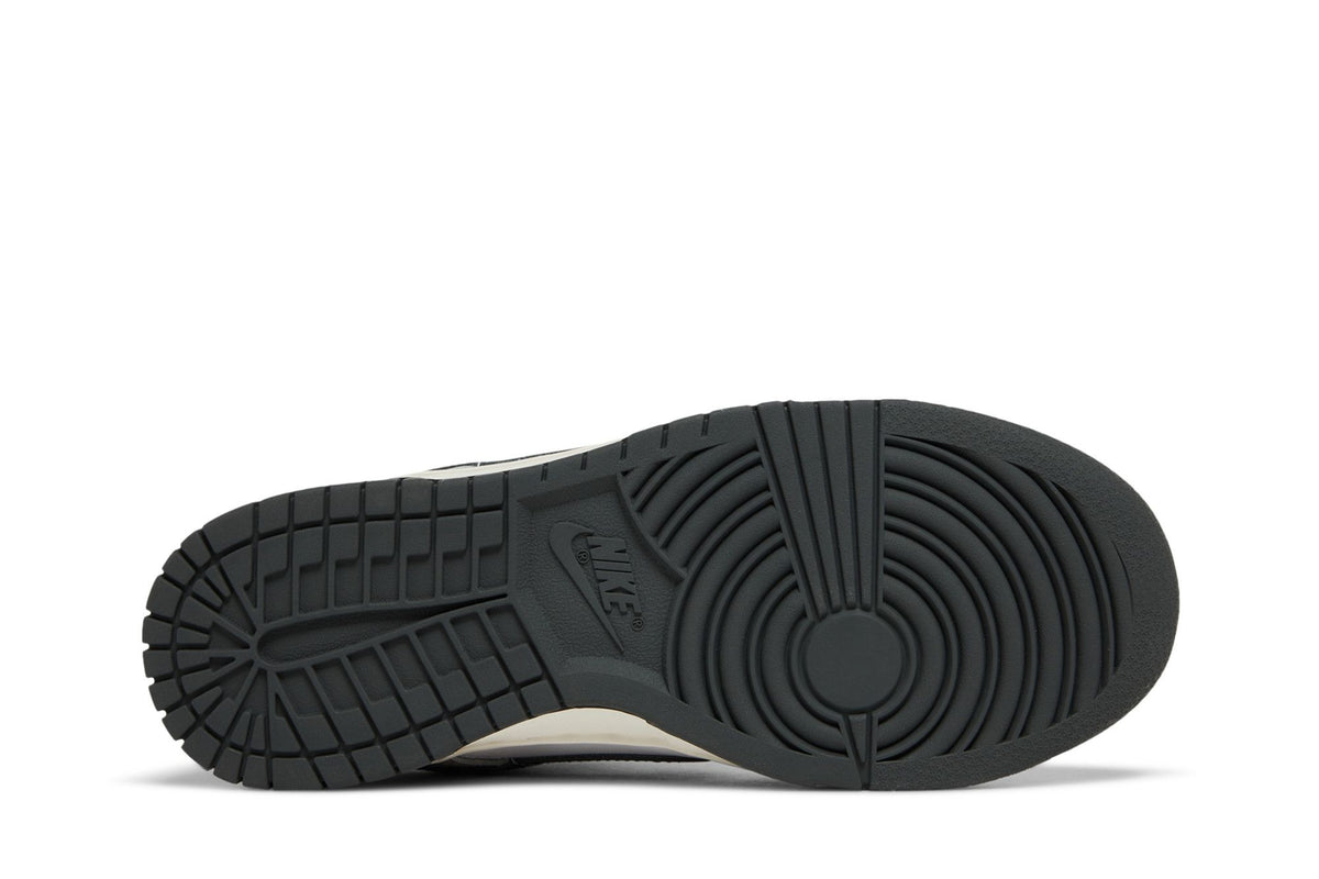 Nike Dunk Low Light Smoke Grey (Women's) sneaker afbeelding 4 - stylecode DD1503-117