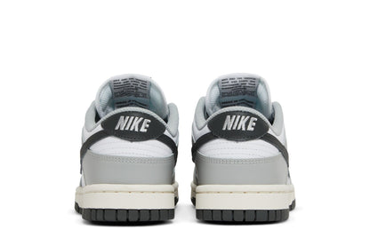 Nike Dunk Low Light Smoke Grey (Women's) sneaker afbeelding 6 - stylecode DD1503-117