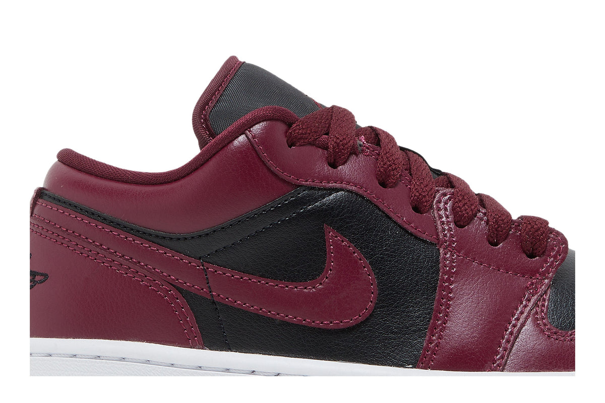 Jordan 1 Low Black Dark Beetroot (Women's) sneaker afbeelding 2 - stylecode DC0774-006
