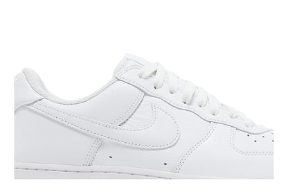 Nike Air Force 1 '07 Low Color of the Month Triple White sneaker afbeelding 2 - stylecode DJ3911-100