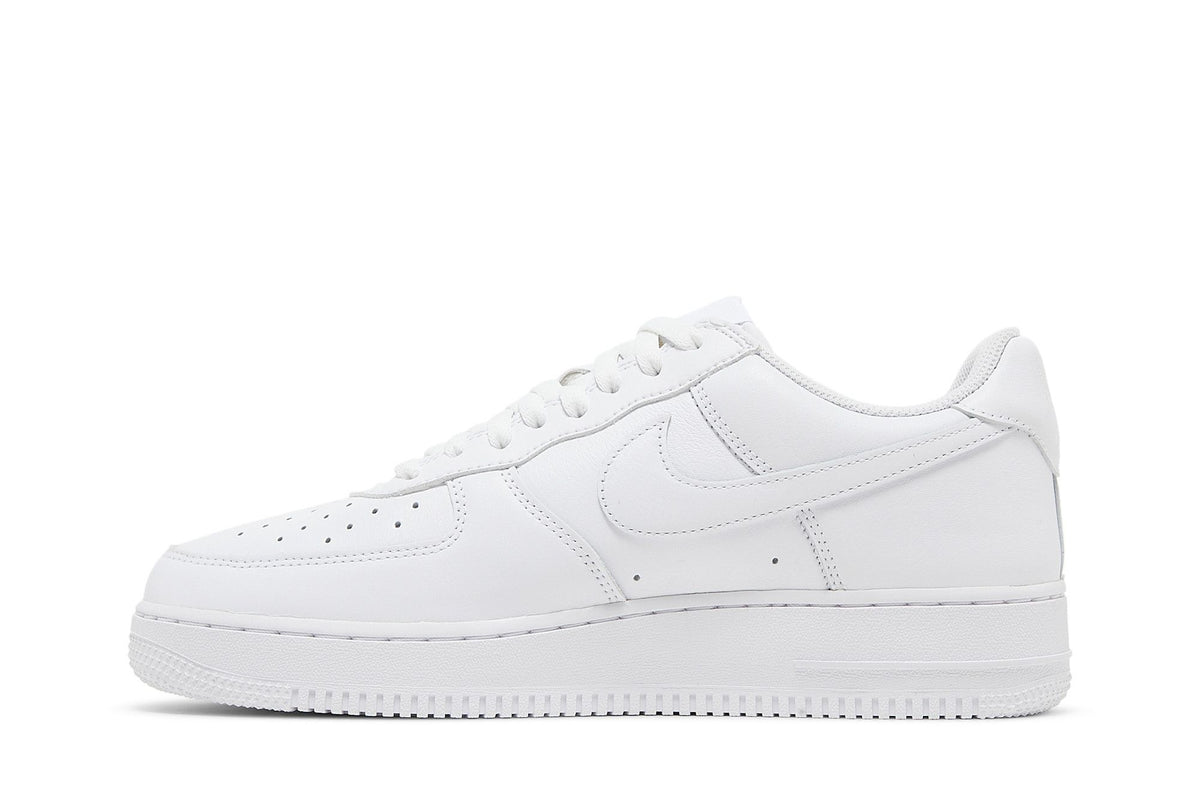 Nike Air Force 1 '07 Low Color of the Month Triple White sneaker afbeelding 3 - stylecode DJ3911-100